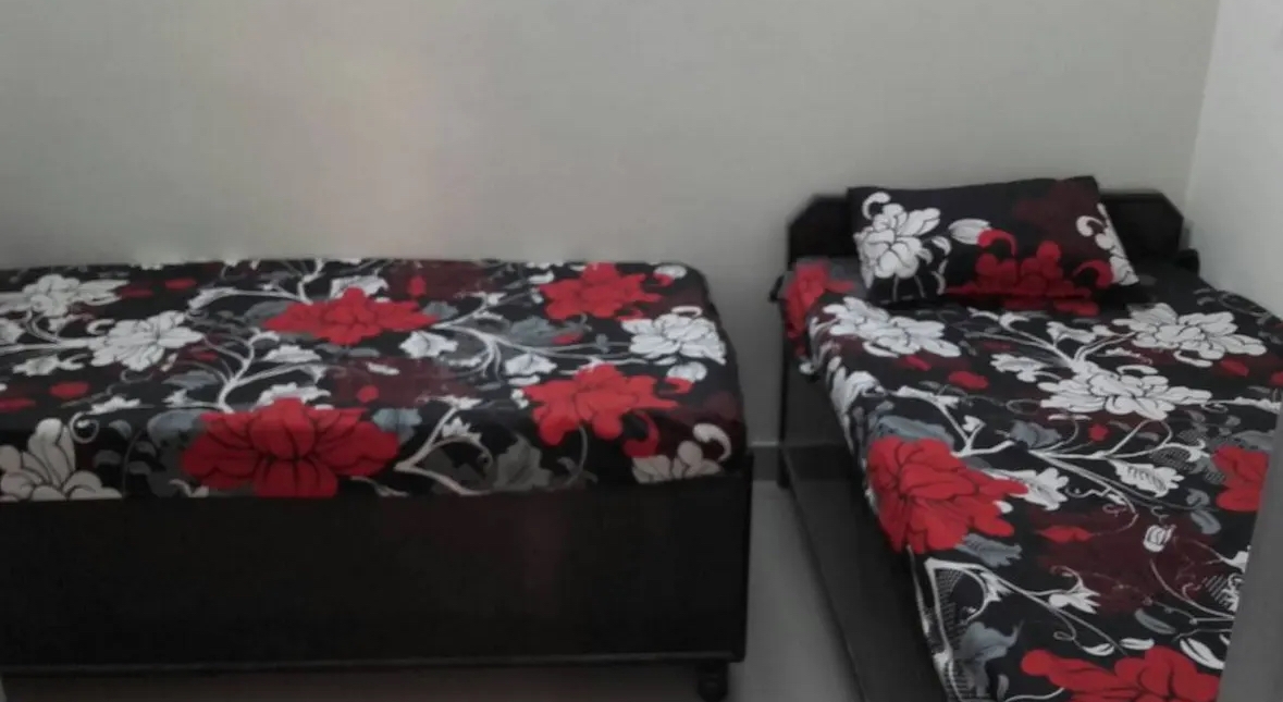 Pari ResidencyGirls Pg — photo 2