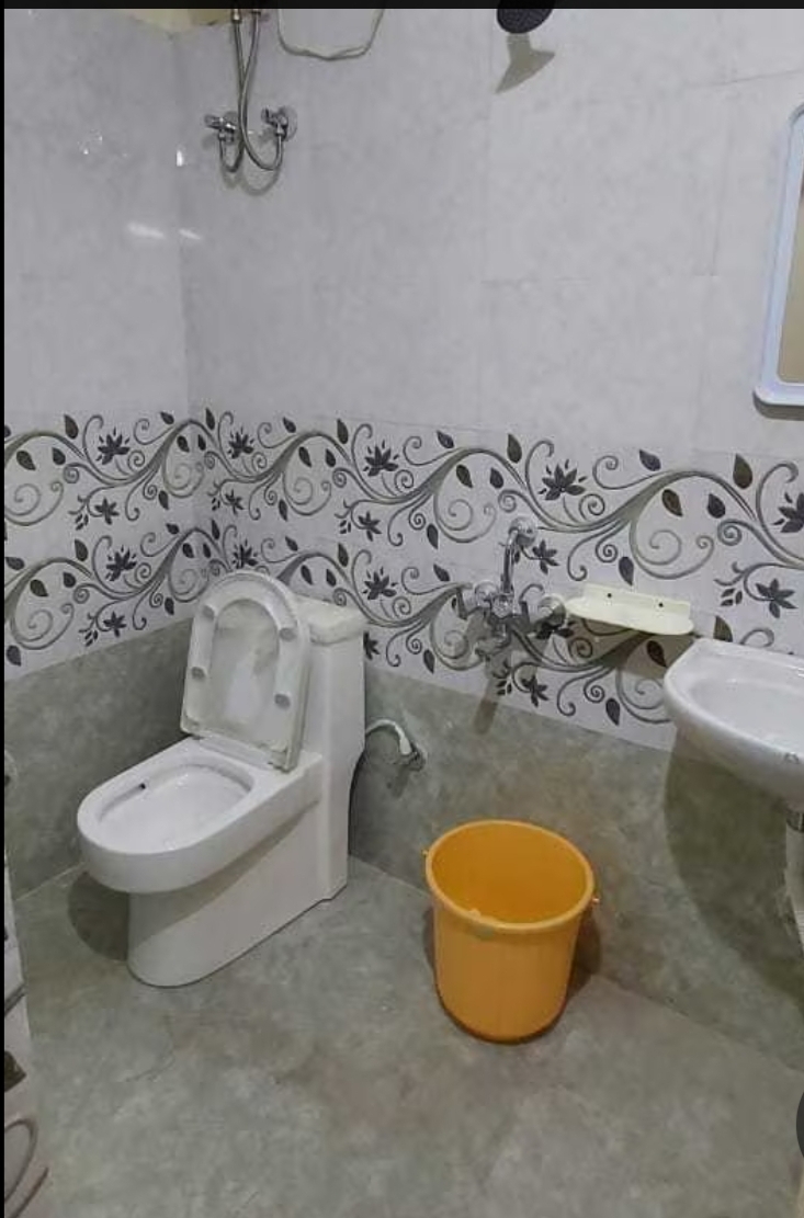 Eshwar Grand Men's PG — photo 3