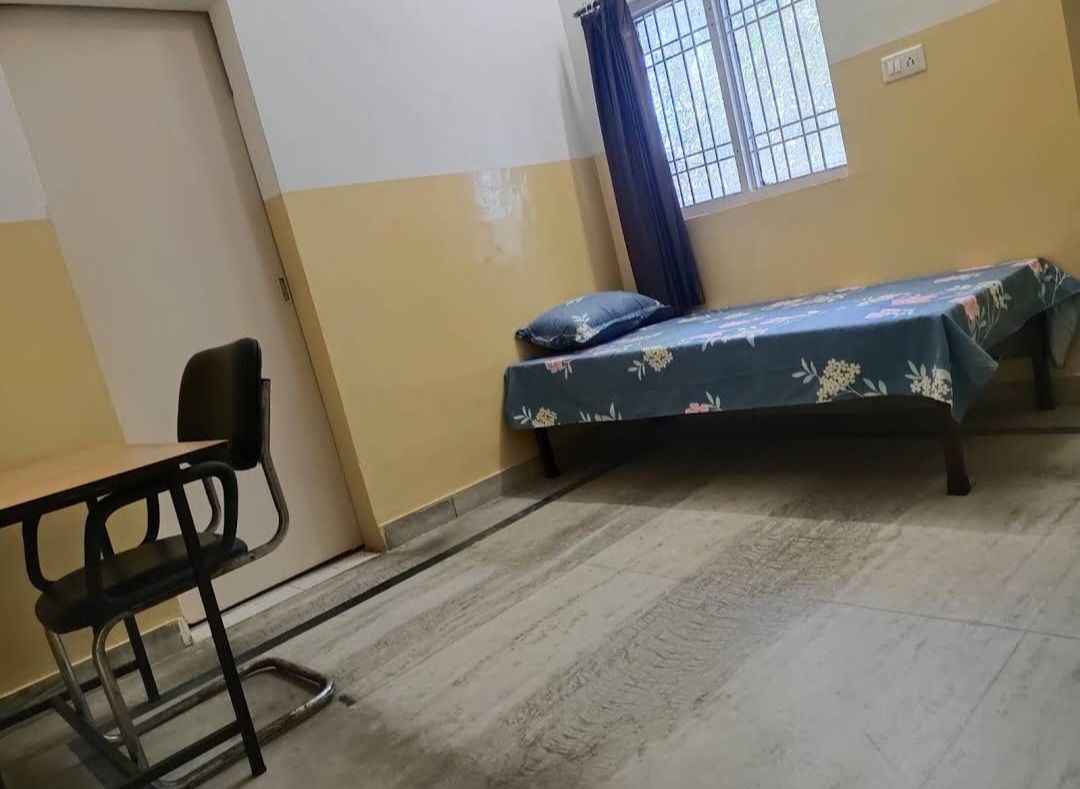 Shree gurukripa boys pg ( hostel) and library — photo 3