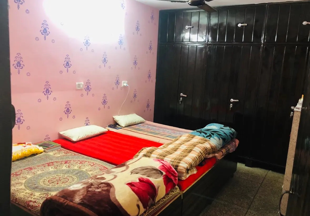 Kapoor Girls Pg — photo 1
