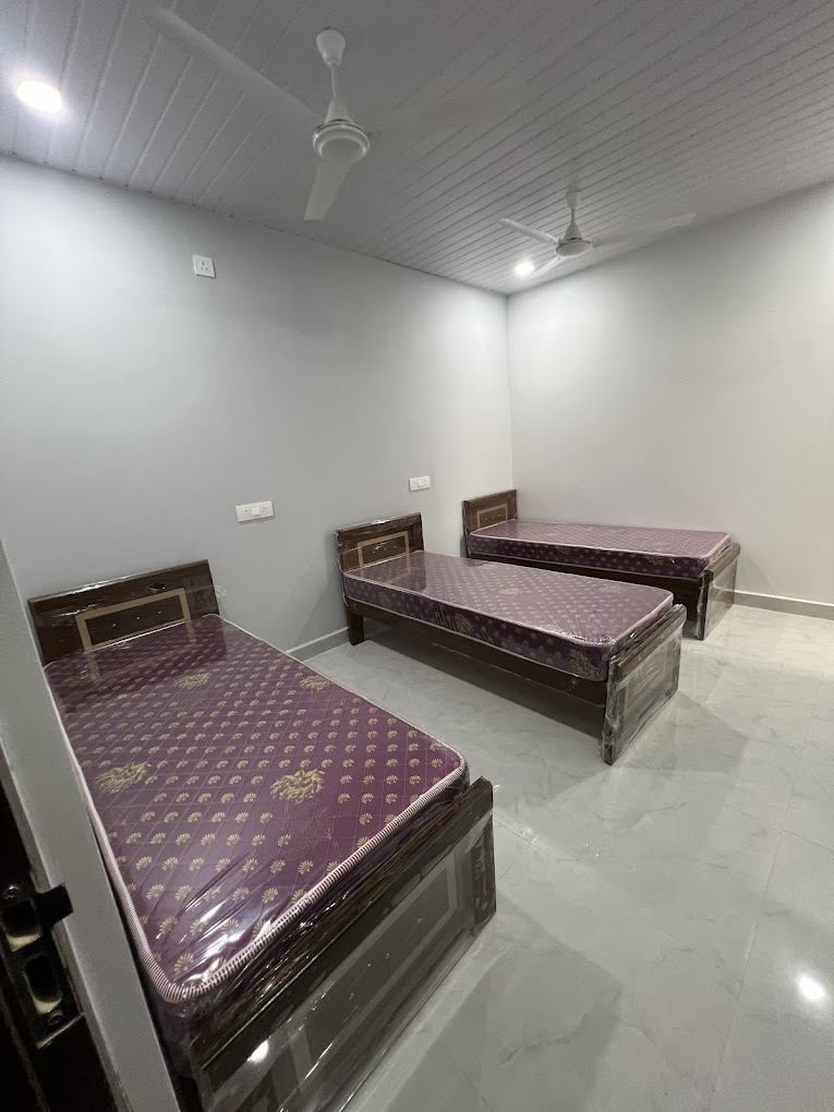 SRI LAKSHMI LUXURIOUS WOMENS PG — photo 1
