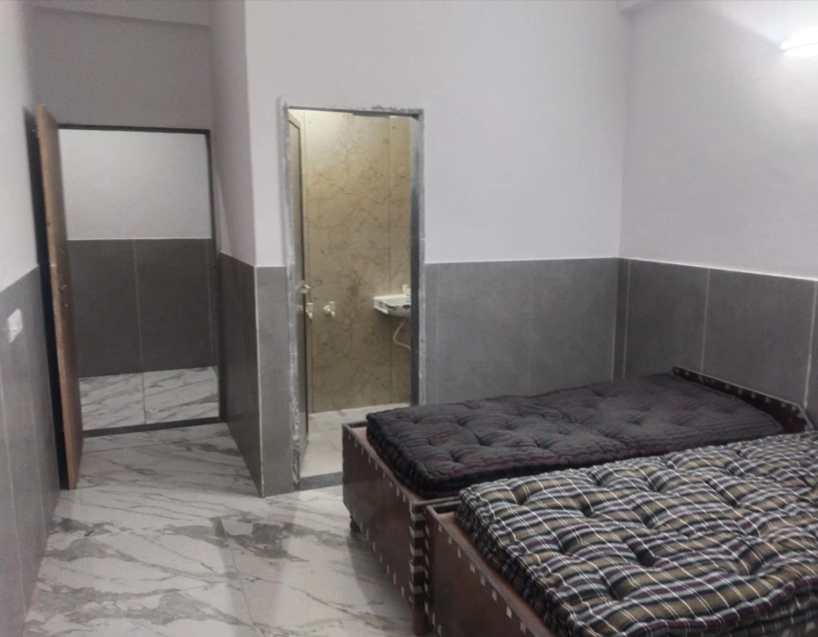 Noida prince pg — photo 1
