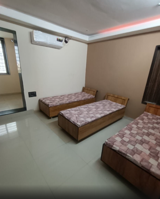 OM SAI GIRLS  PAYING ACCOMMODATION — photo 3