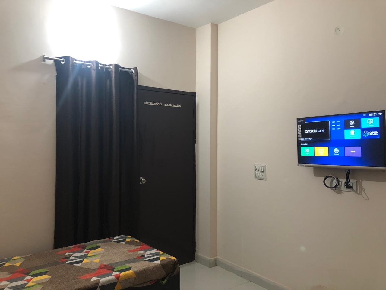 Castle Rock Youth Luxury Hostel & PG — photo 5