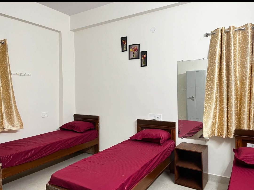 Smiley Co-living Pg For Women-Men — photo 3
