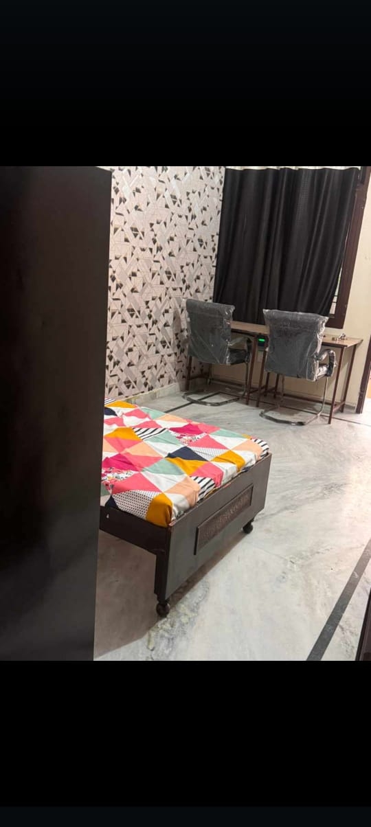 TEJAL PG — photo 1
