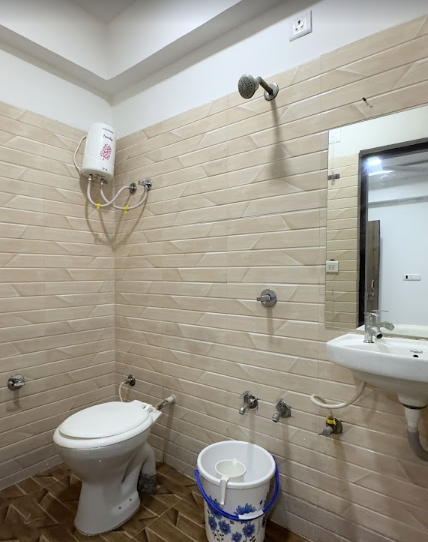 ROYAL HOMES PG — photo 3