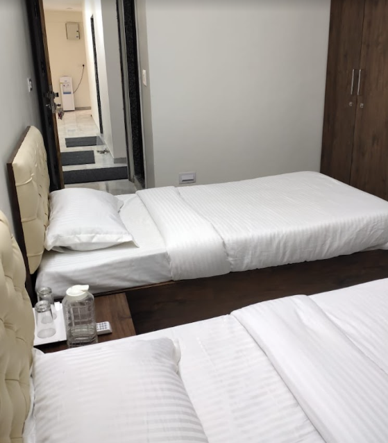 M LIVING PG — photo 1