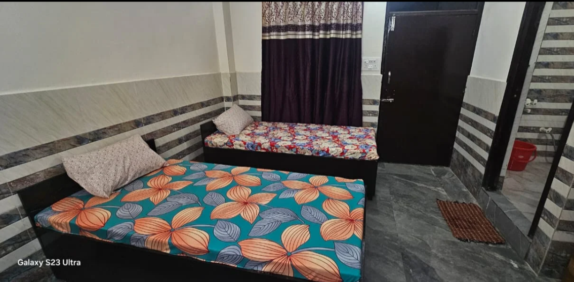 S.K Enterprises paying Guest — photo 3