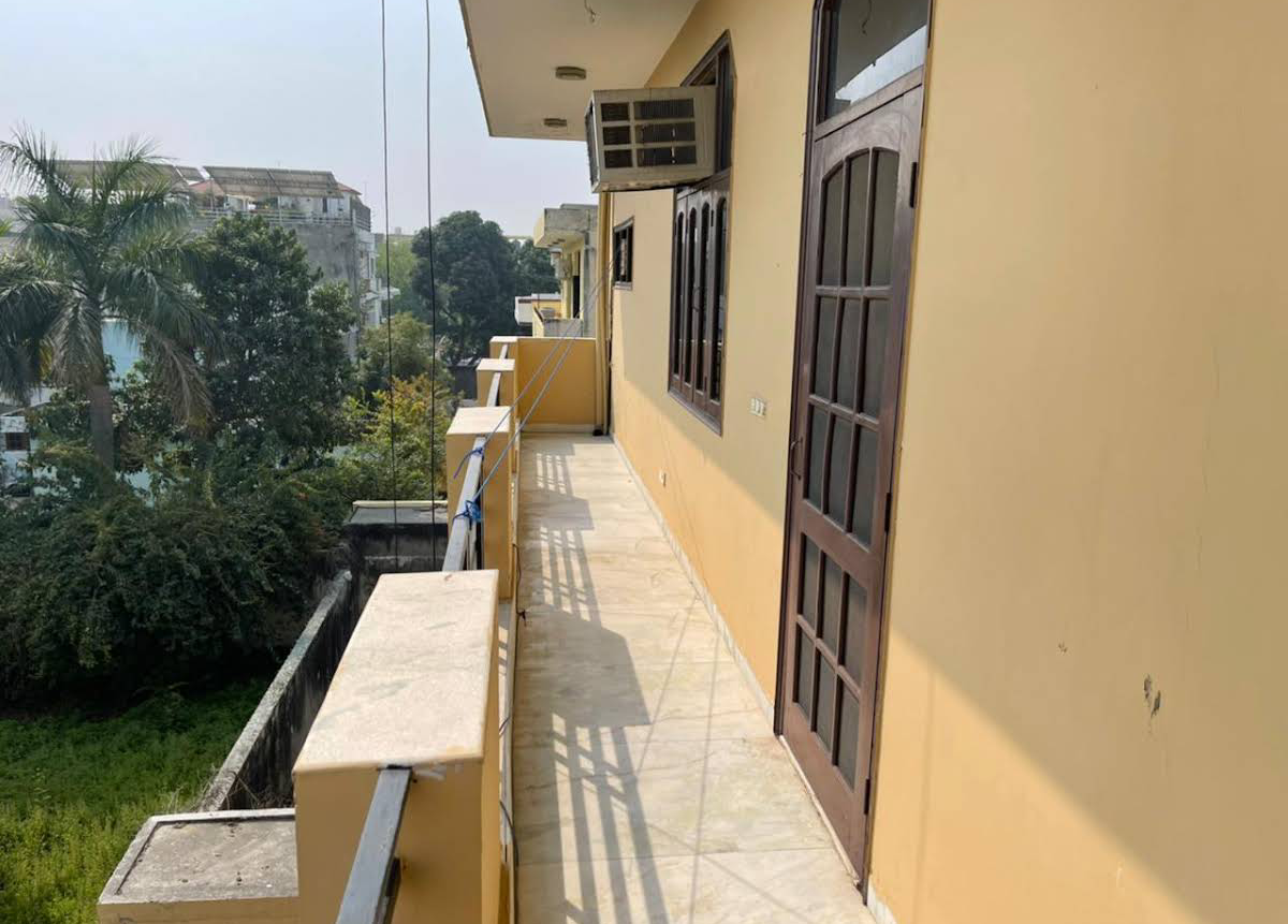 Udyog vihar pg — photo 1
