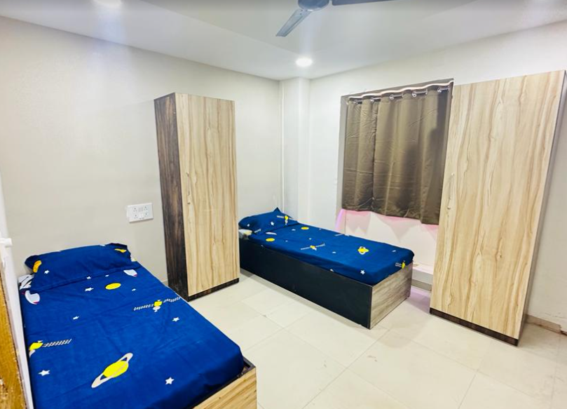 JOV LIVING PG — photo 1