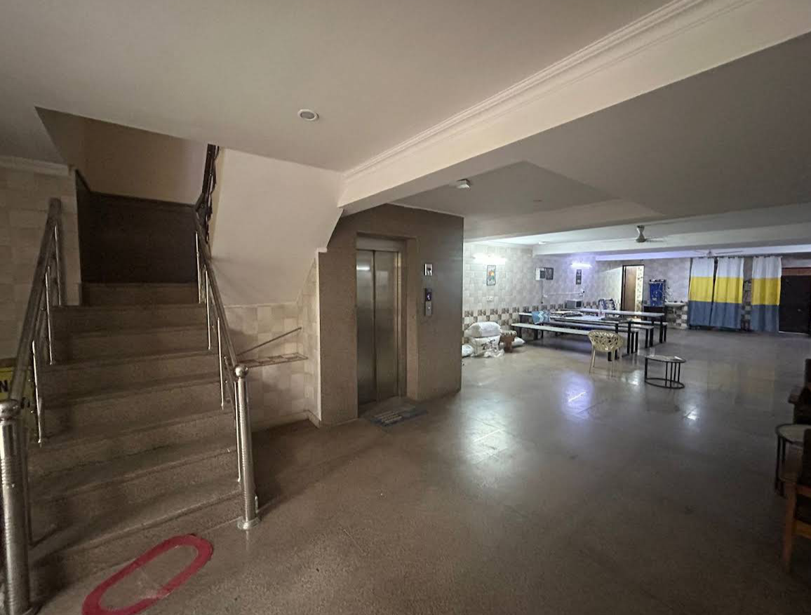 NOIDA PRINCE PG — photo 1