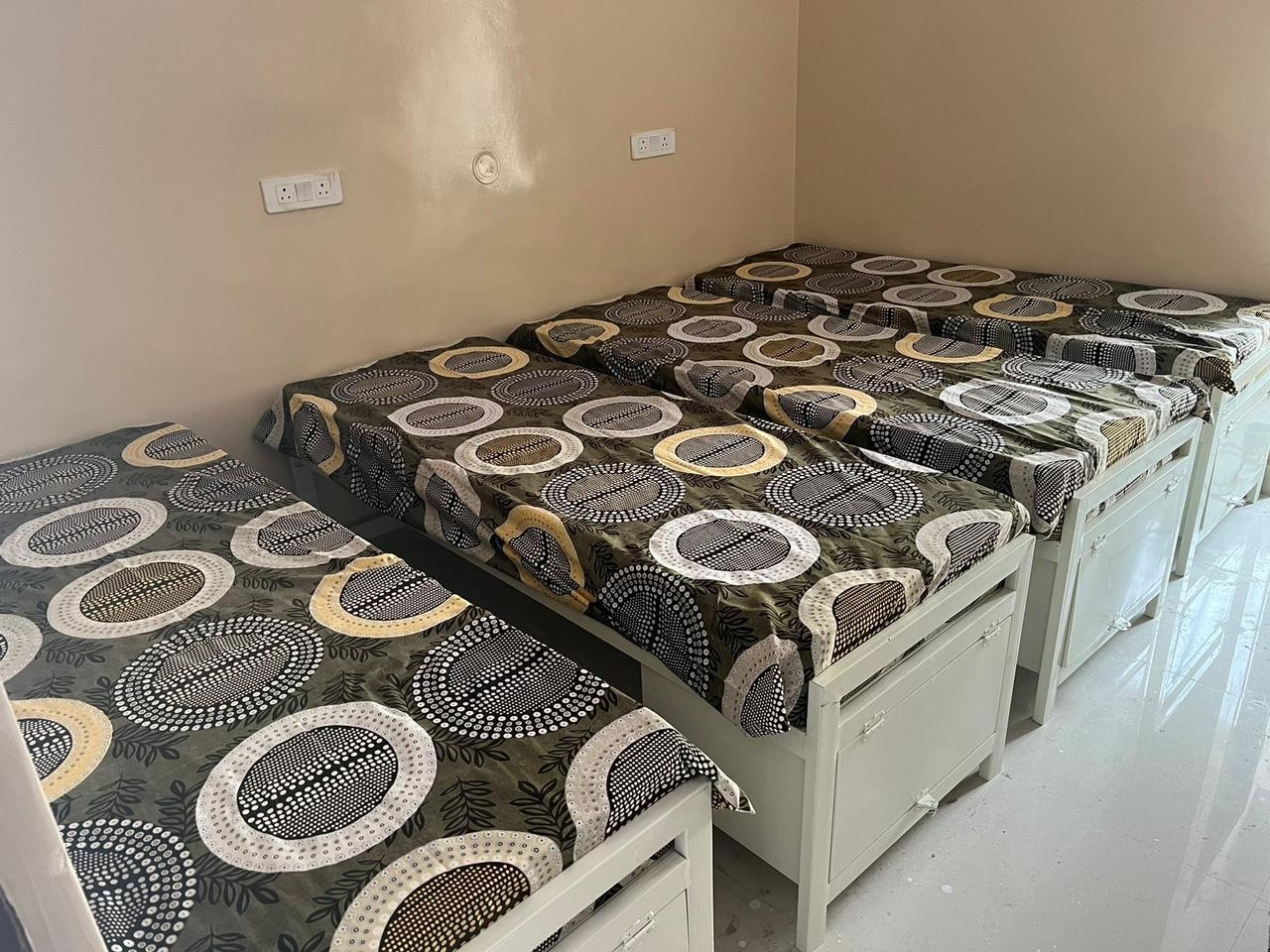 Aarush men's luxury pg accommodation — photo 5