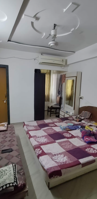 NR PAYING GUEST — photo 1