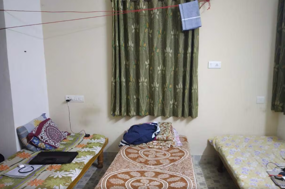 OM PAYING GUEST — photo 4
