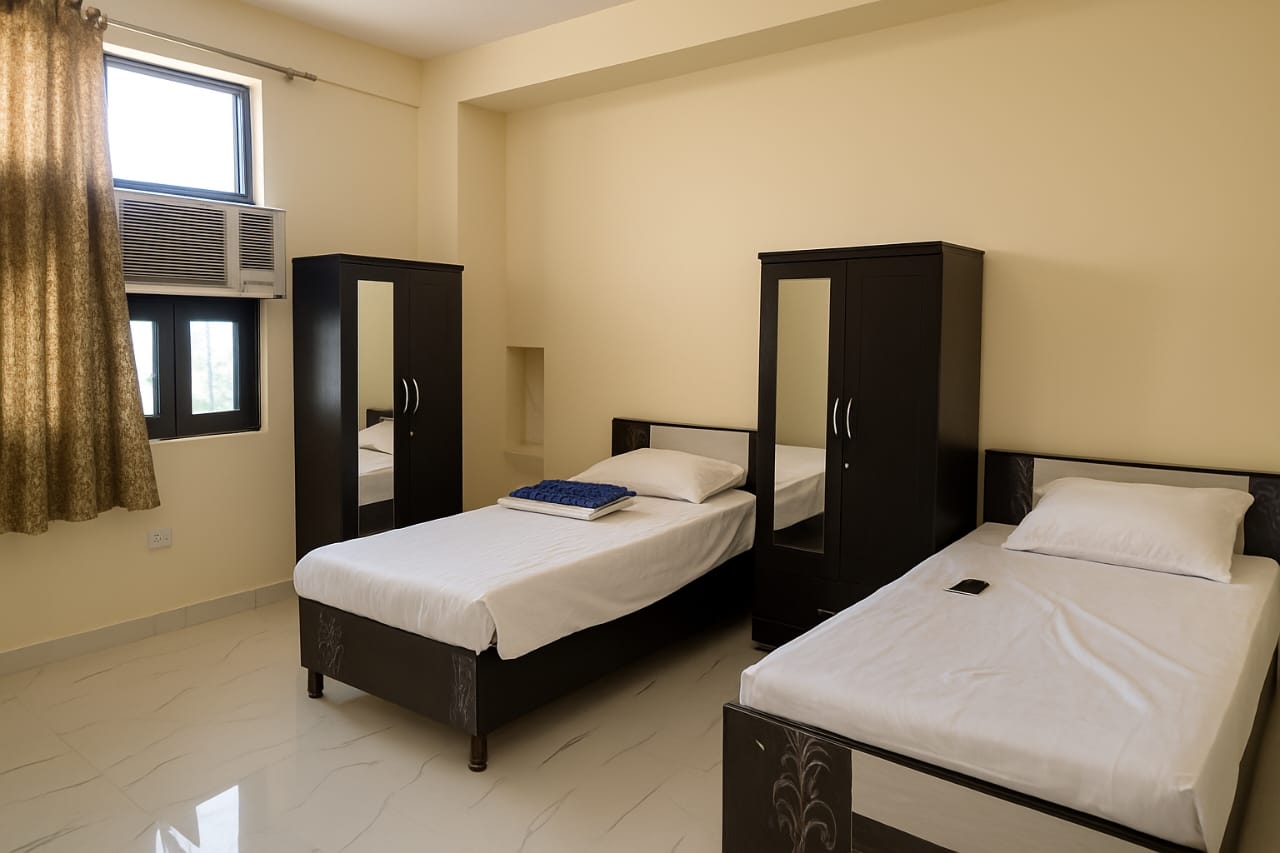 The Harsharan Guest House - Luxury Boys PG in Noida — photo 6