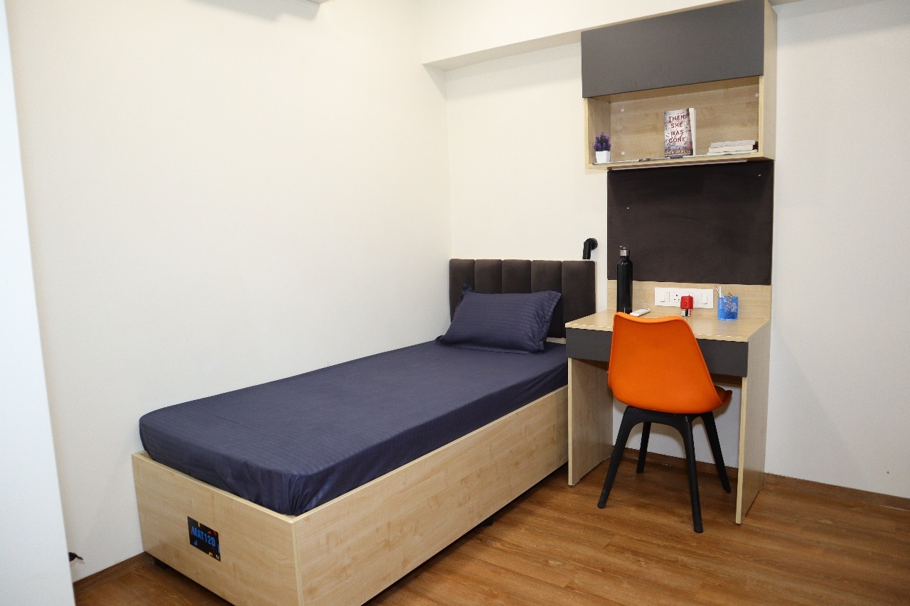 Youthville Juhu JVPD Scheme - Premium Student Hostel & PG — photo 1