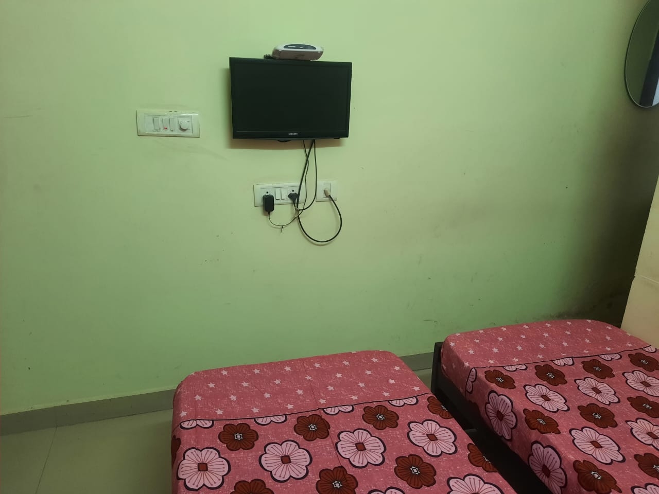 SRI RAMA LAKSHMI MEN'S PG HOSTEL — photo 1