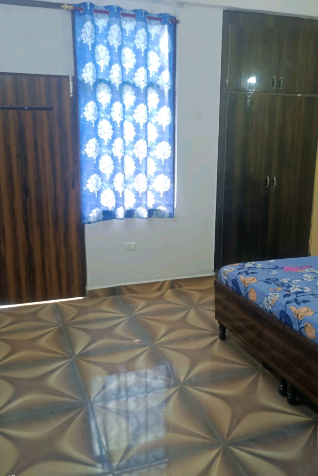 Sunder Pg — photo 1