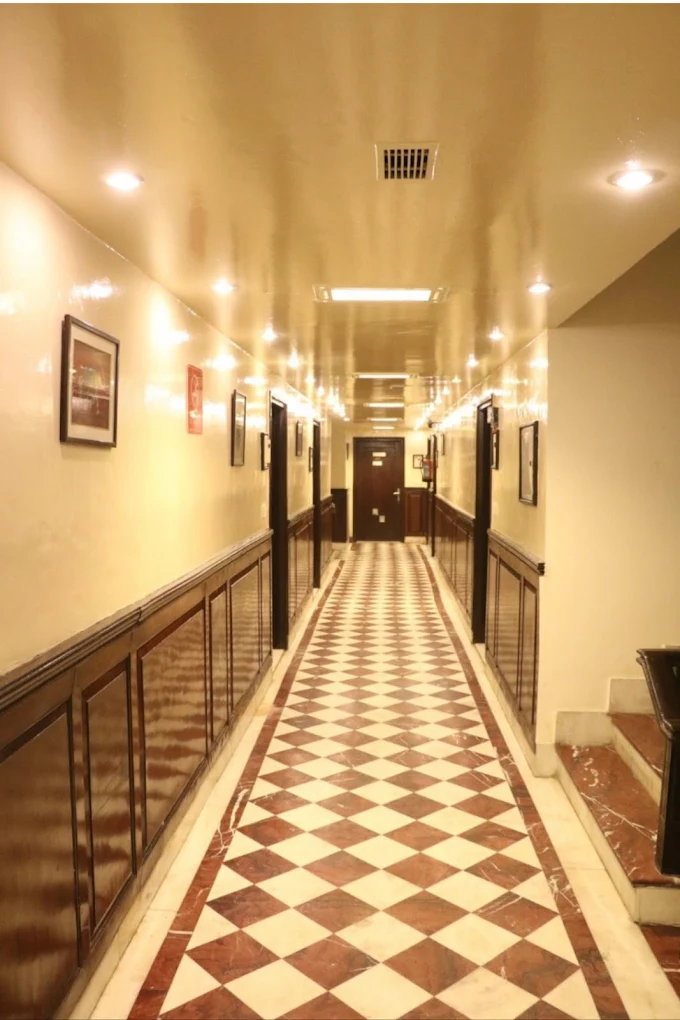 Royal PG Sector 17 — photo 1