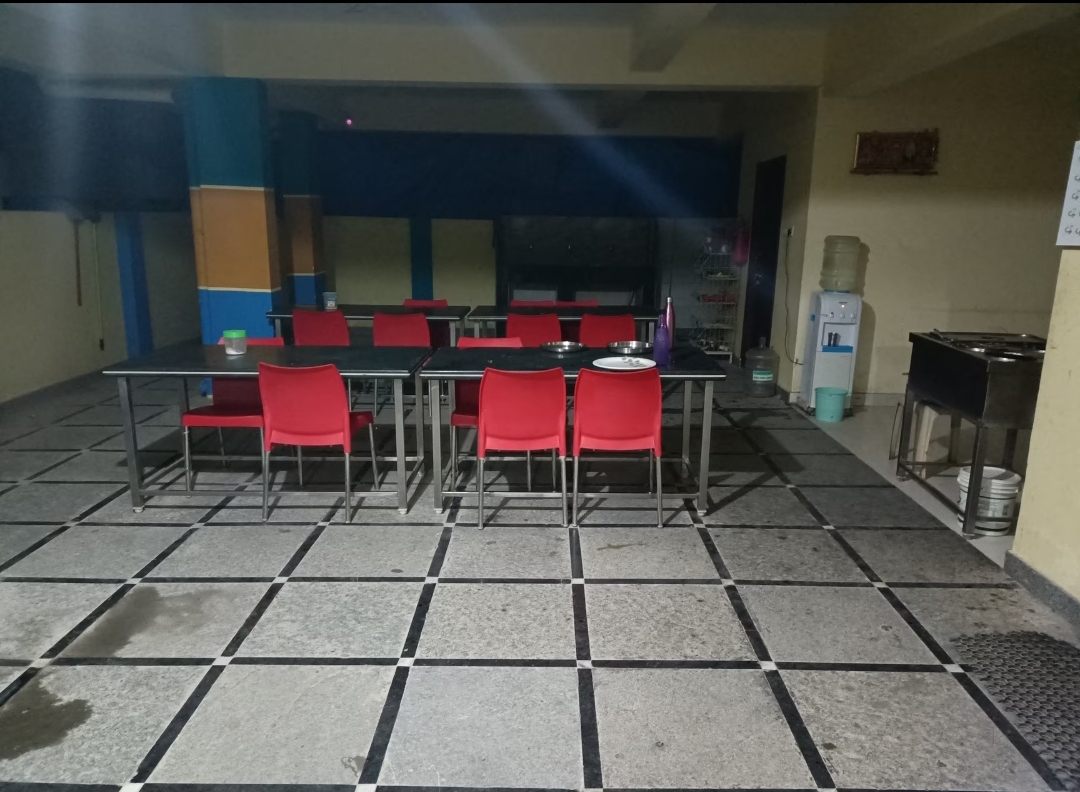 Laksh Triveni Executive Hostel For Men — photo 4