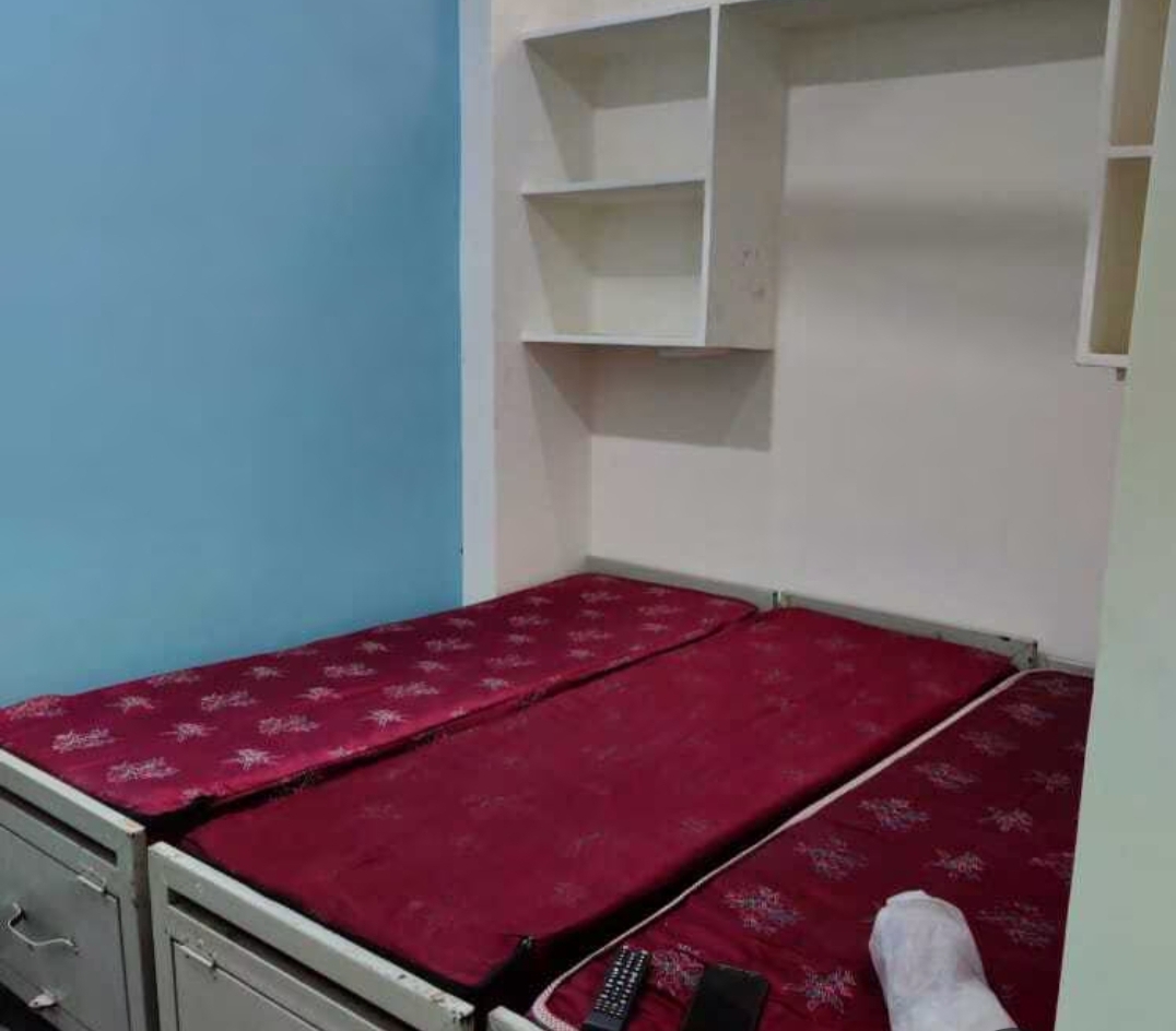 Radha Krishna Women's Luxury PG Accommodation — photo 1