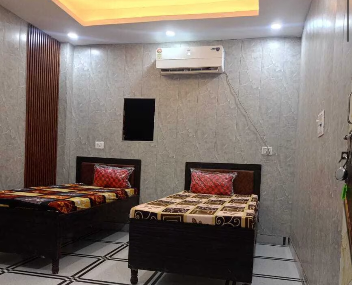 Royal residency — photo 5