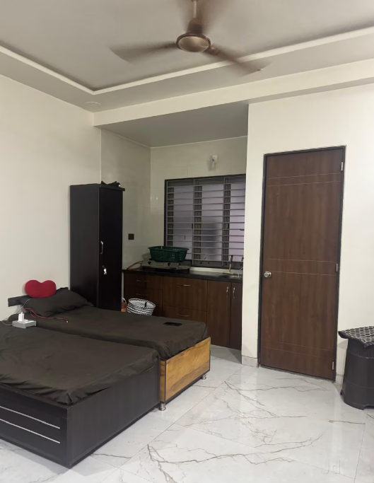 GIRLS SECOND HOME PG — photo 2