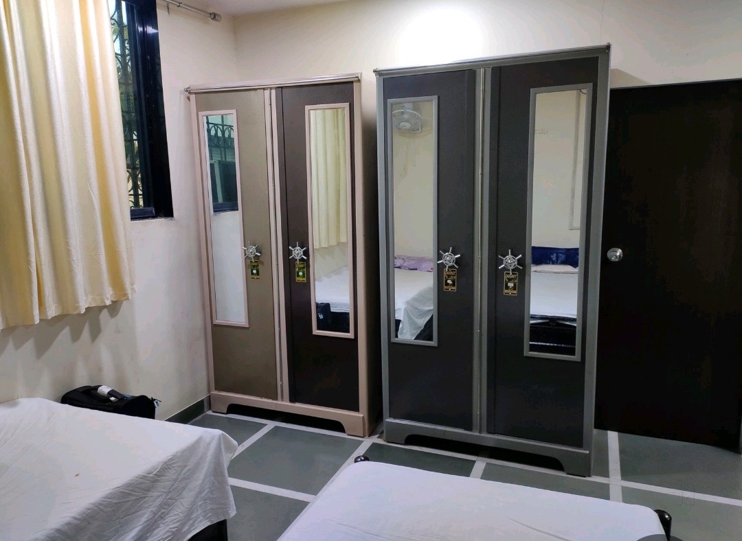 Santosh paying guest service — photo 4