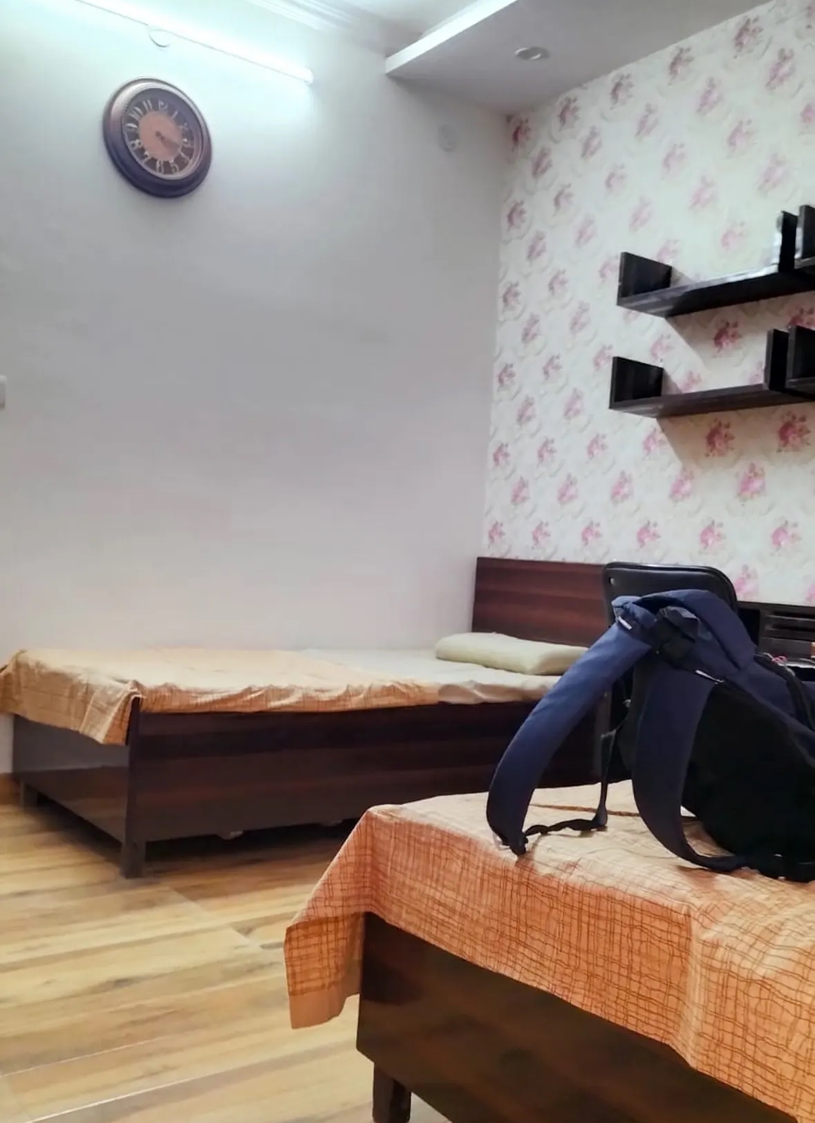 Mananshi Girls Pg — photo 1