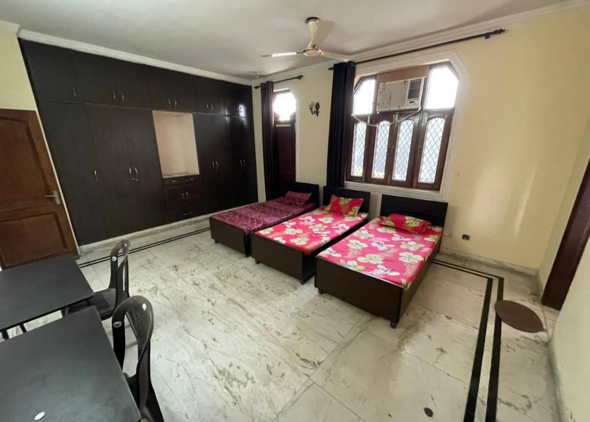 Udyog vihar pg — photo 3