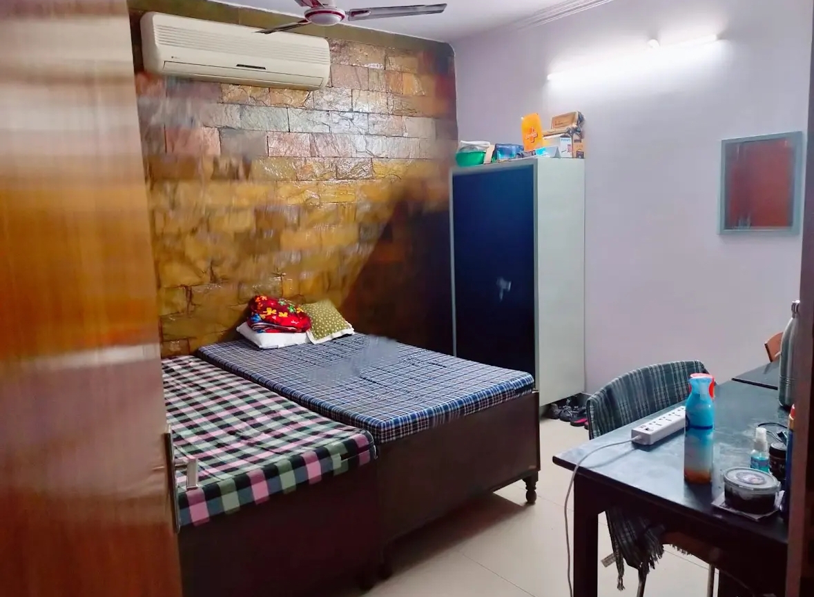 Home Stay Boys And Girls — photo 1