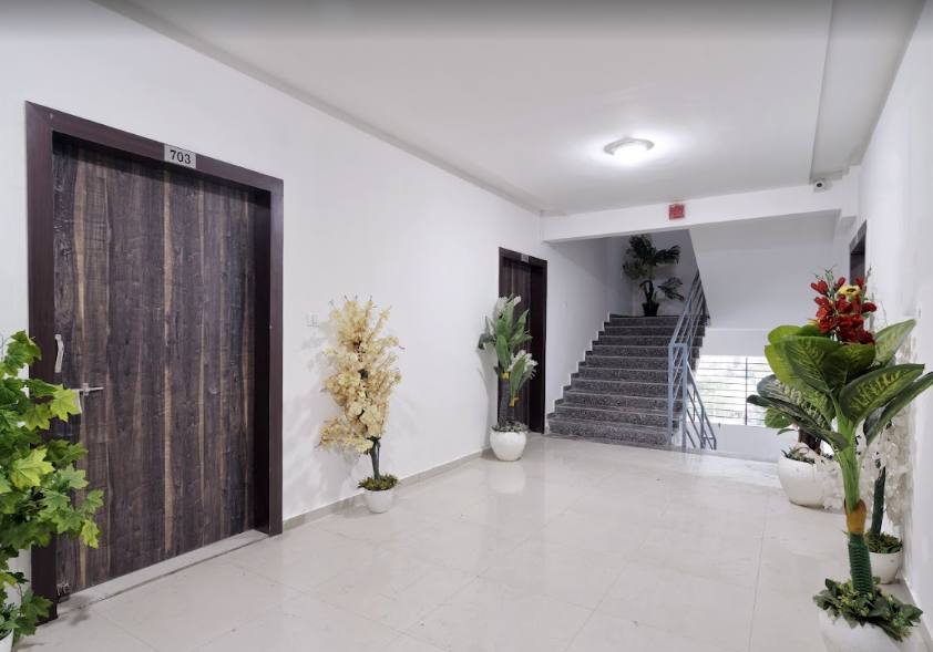 ROYAL HOMES PG — photo 2