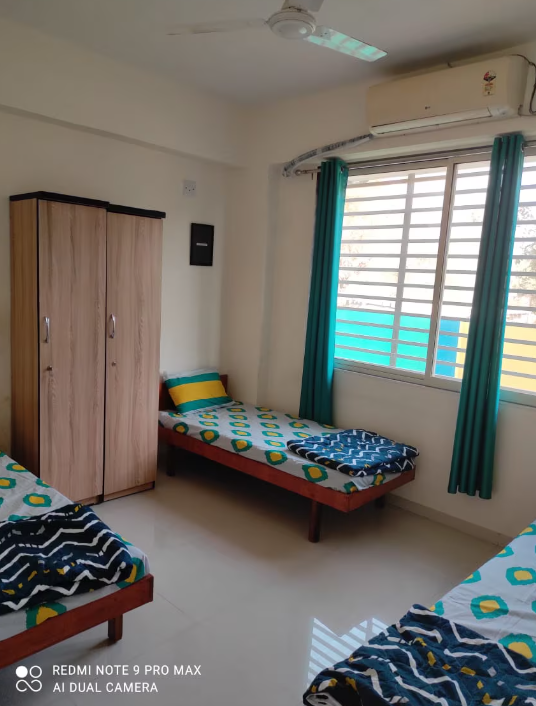 CRYSTAL PG & HOSTEL — photo 2