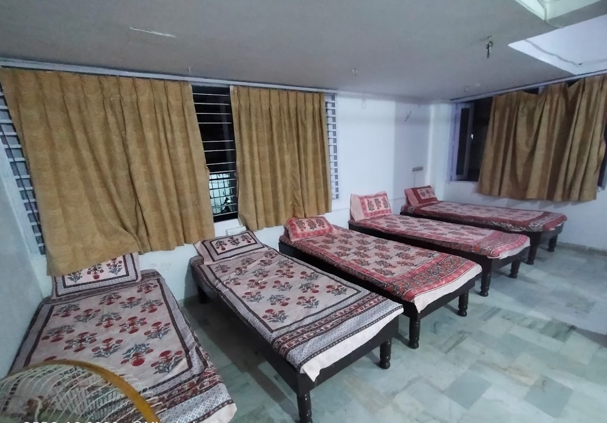 GIRIRAJ GIRLS PG — photo 1