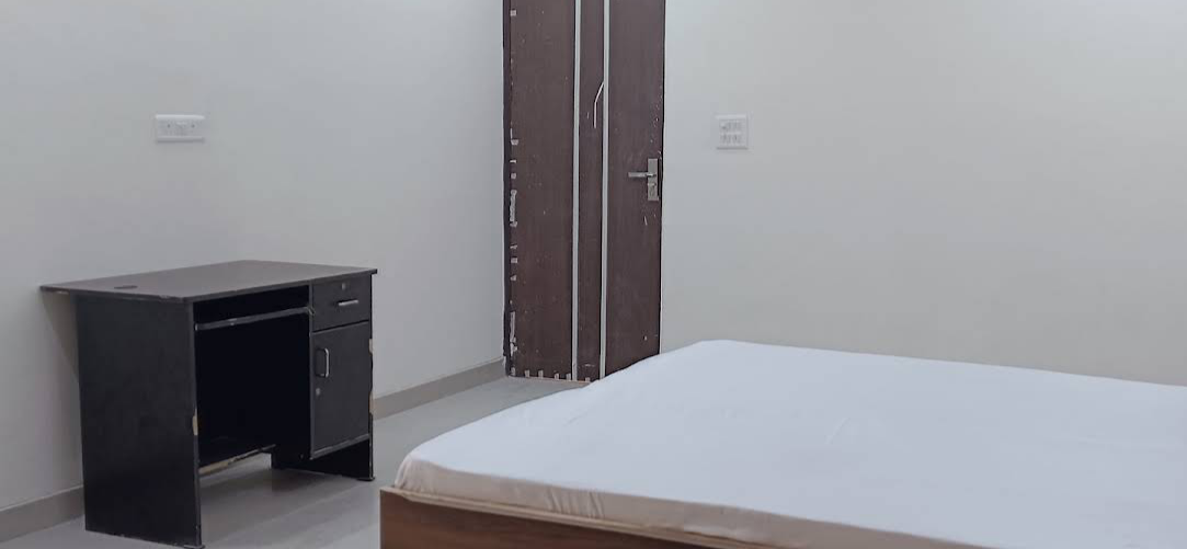 PG for Males at noida — photo 1