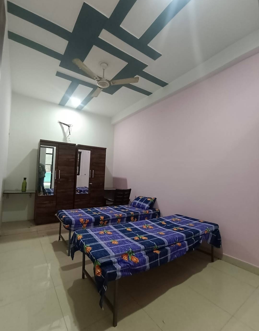 Ekta Girl's PG — photo 4